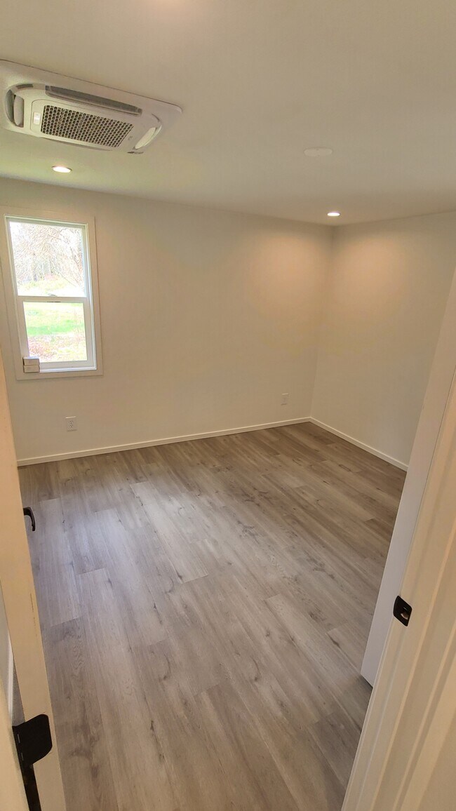 Foto del edificio - 13716 Kelly Rd NE