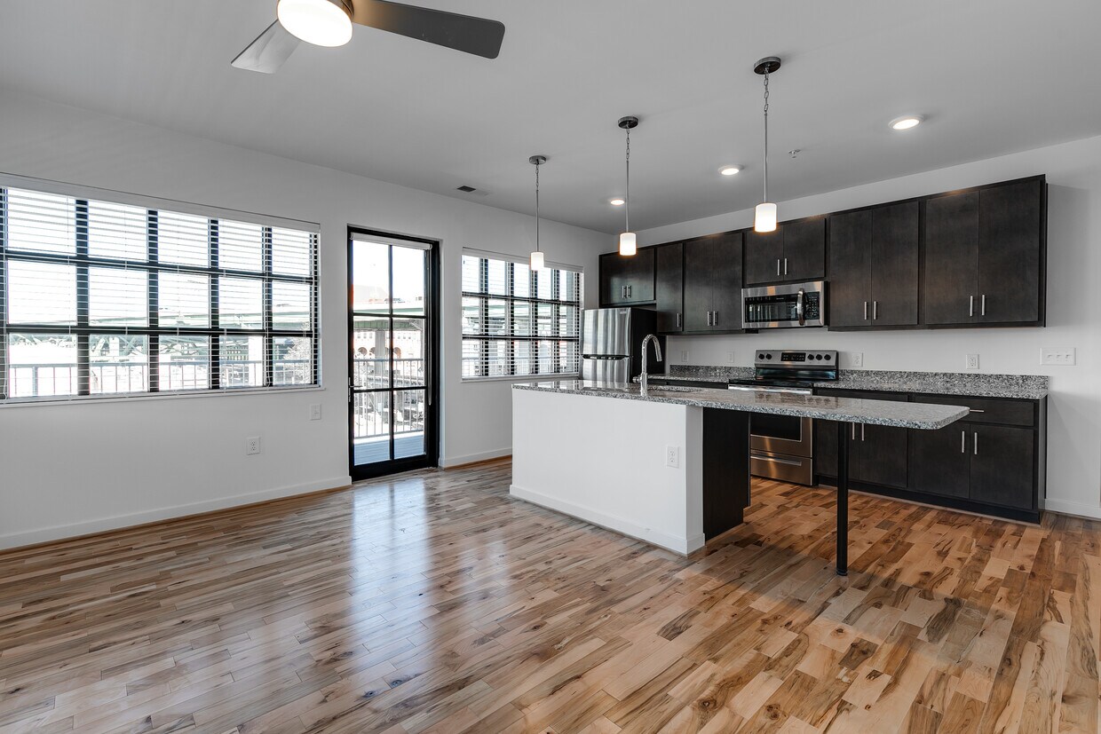 Foto principal - The Flats at Canal Crossing