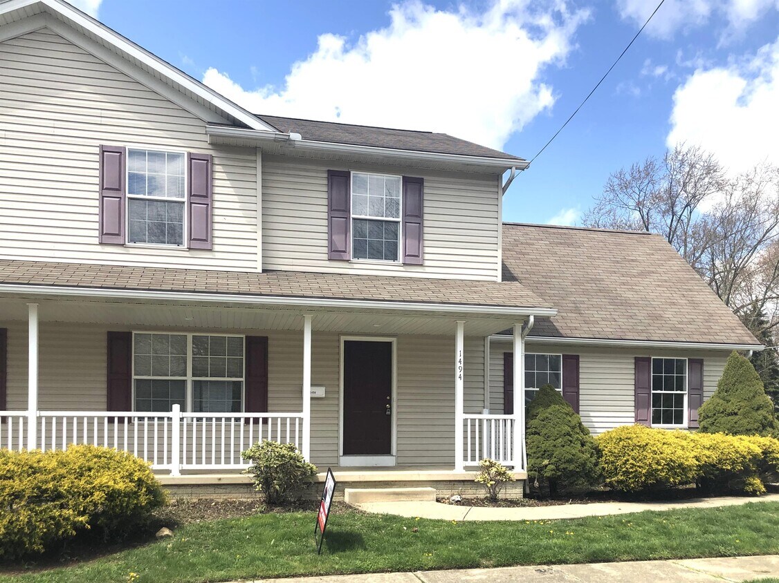 Primary Photo - 1494 Avery St