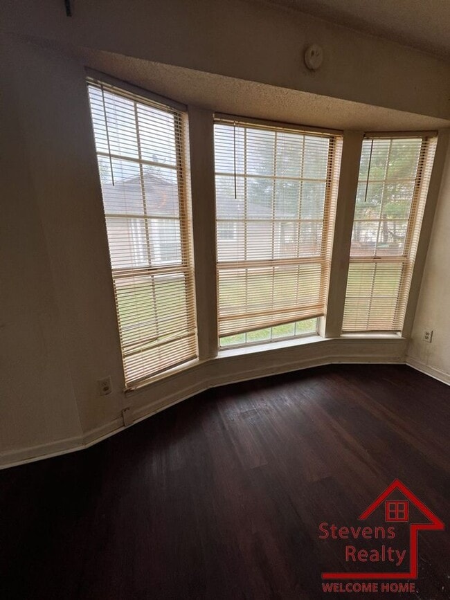 Building Photo - 459 Oriole Dr