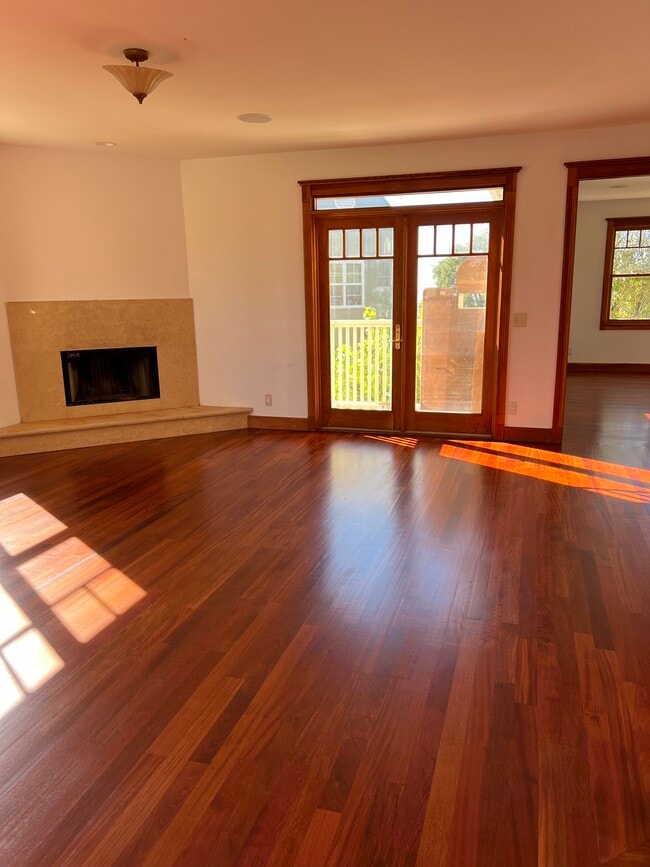 Foto del edificio - 5825 Saint Paul Ct