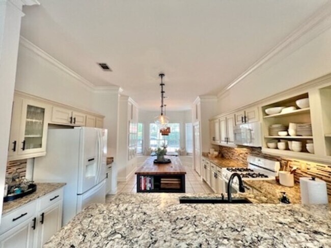 Building Photo - 4321 Sunset Beach Blvd