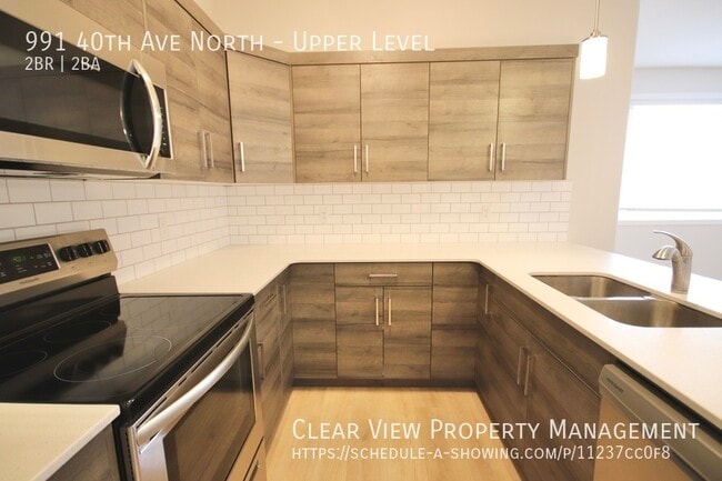 Building Photo - Amazing 2 bedroom upper suite in Legacy No...