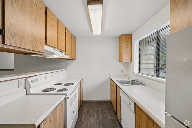 3BR, 2BA - 1,100SF - Kitchen - Hidden Hills Apartments
