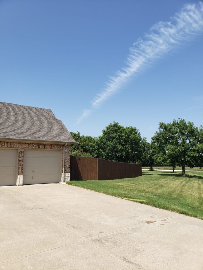 Front_Right - 3500 S Gravel Cir