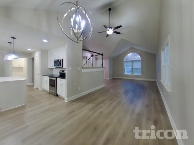 Foto del edificio - 2501 Haybrook Ln