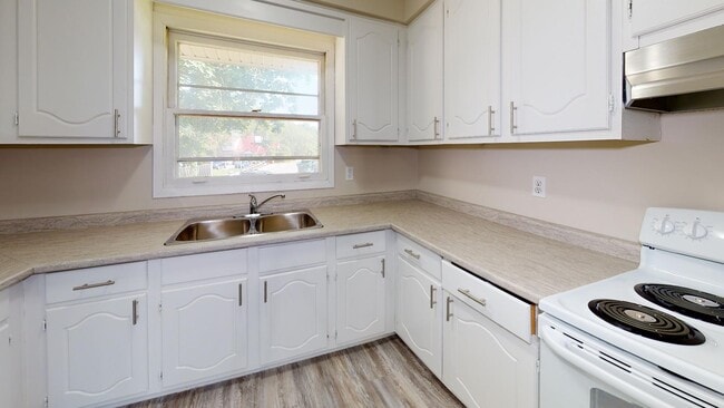 Photo du bâtiment - THREE BEDROOM TOWNHOME IN BEAUTIFUL BYRON