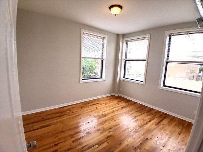 Foto del edificio - 7606 N Paulina St