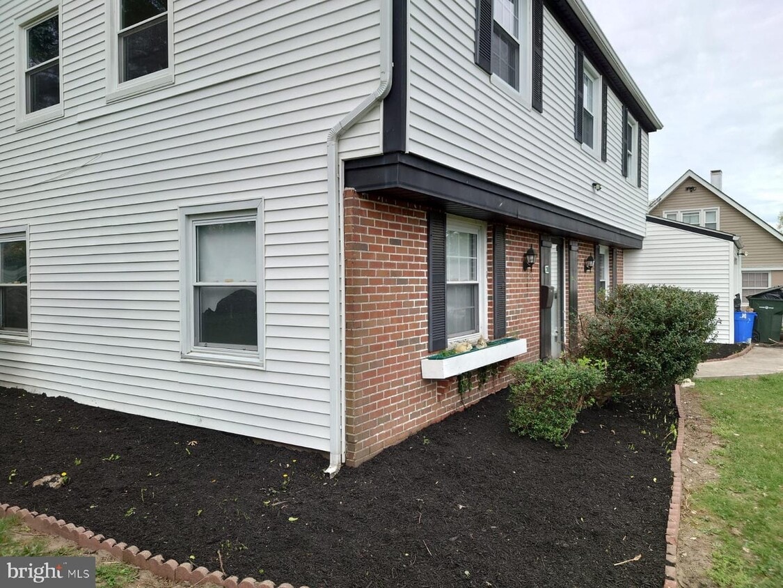 30 Peachfield Ln, Willingboro, NJ 08046 House Rental in Willingboro