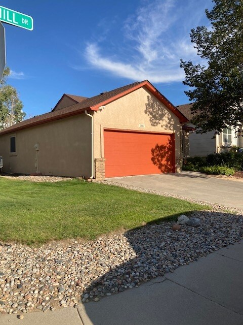 Foto del edificio - 5887 Granby Hill Dr