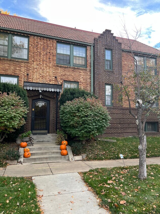 Primary Photo - 3850 E 17th Ave
