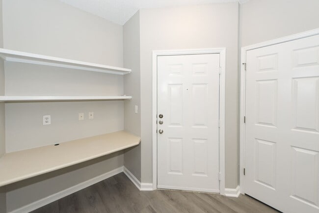 Foto del edificio - 1 Bedroom 1 Bath Condo in Southampton Pointe - Mt. Pleasant