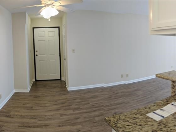 Building Photo - 301 E Verdugo Ave