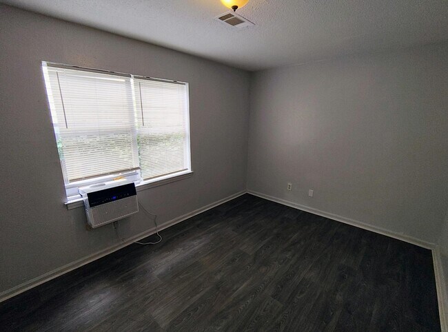 Foto del edificio - 293 N Manassas St