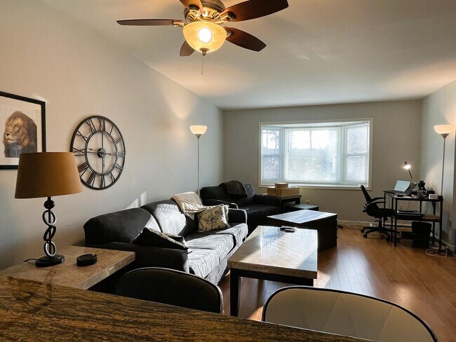 Foto del edificio - 55 Edge Hill Ct