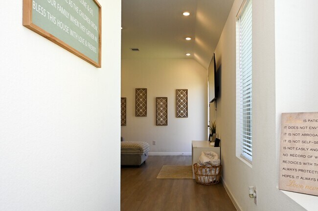 Foto del edificio - 3057 Pensacola Dr