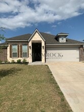 Building Photo - 3228 Samson Dr