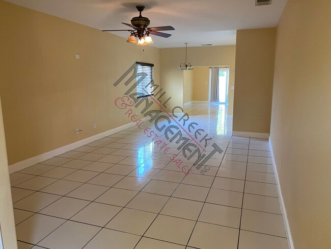 Building Photo - Lovely 3 Bed/2 Bath w/Yard Care Included L...