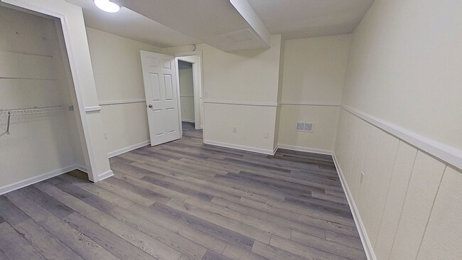 Foto del edificio - Basement Apartment
