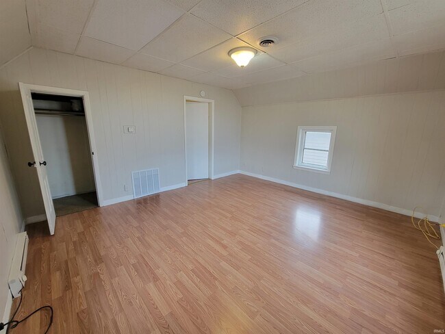 Building Photo - 901 W Beardsley Ave
