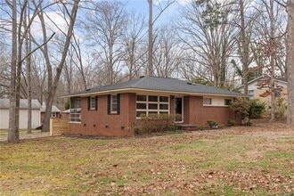 Building Photo - 2801 Wynnewood Dr