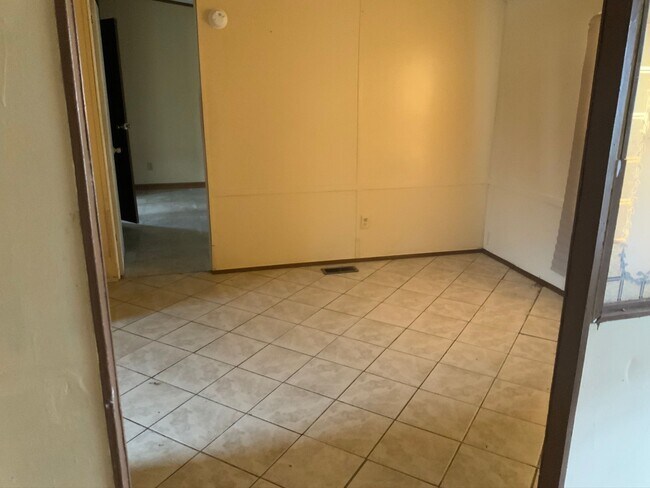 Building Photo - 80 Rolling Creek Dr