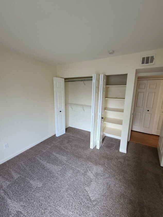Foto principal - 966 Bloomfield Village Blvd