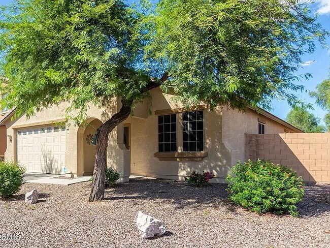 Building Photo - 1180 E Saddleback Pl