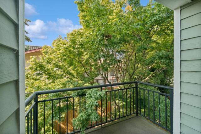 Building Photo - 3 bedroom in Seattle WA 98107