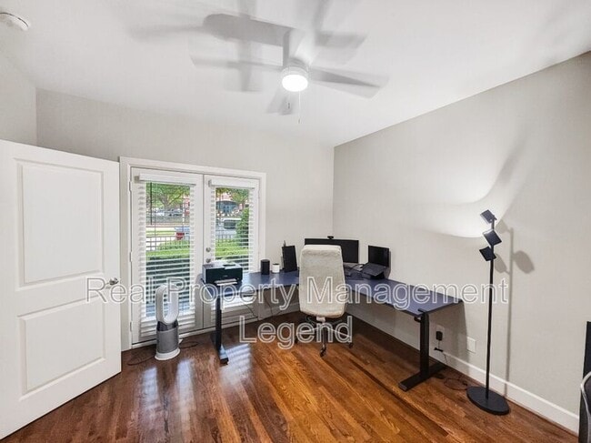 Building Photo - 15850 Quorum Dr
