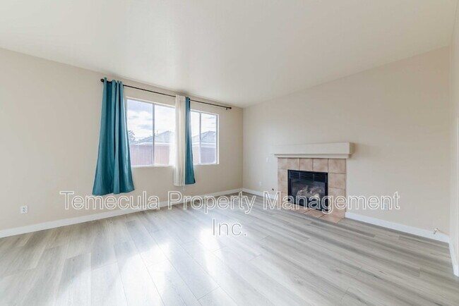 Foto del edificio - 42061 Orange Blossom Dr