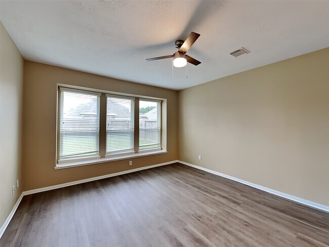 Foto del edificio - 5718 Emerald Brook Ln