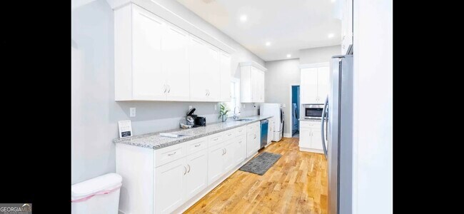 Foto del edificio - 468 Rockwell St SW