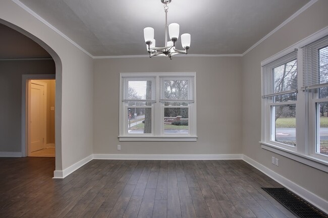 Building Photo - 3 Bedroom updated home Near Campus - Avail...