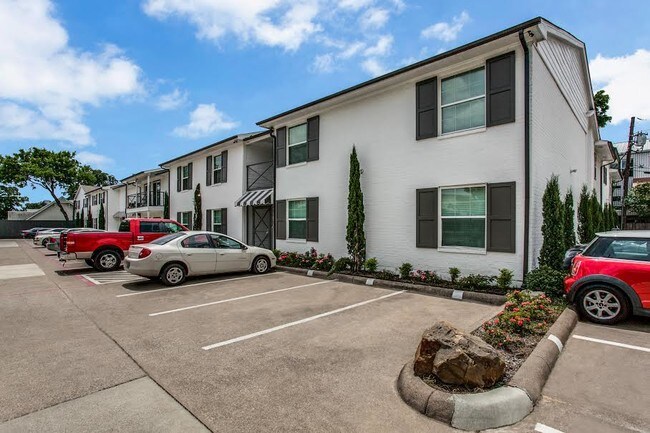 Building Photo - 4633 Fairmount St