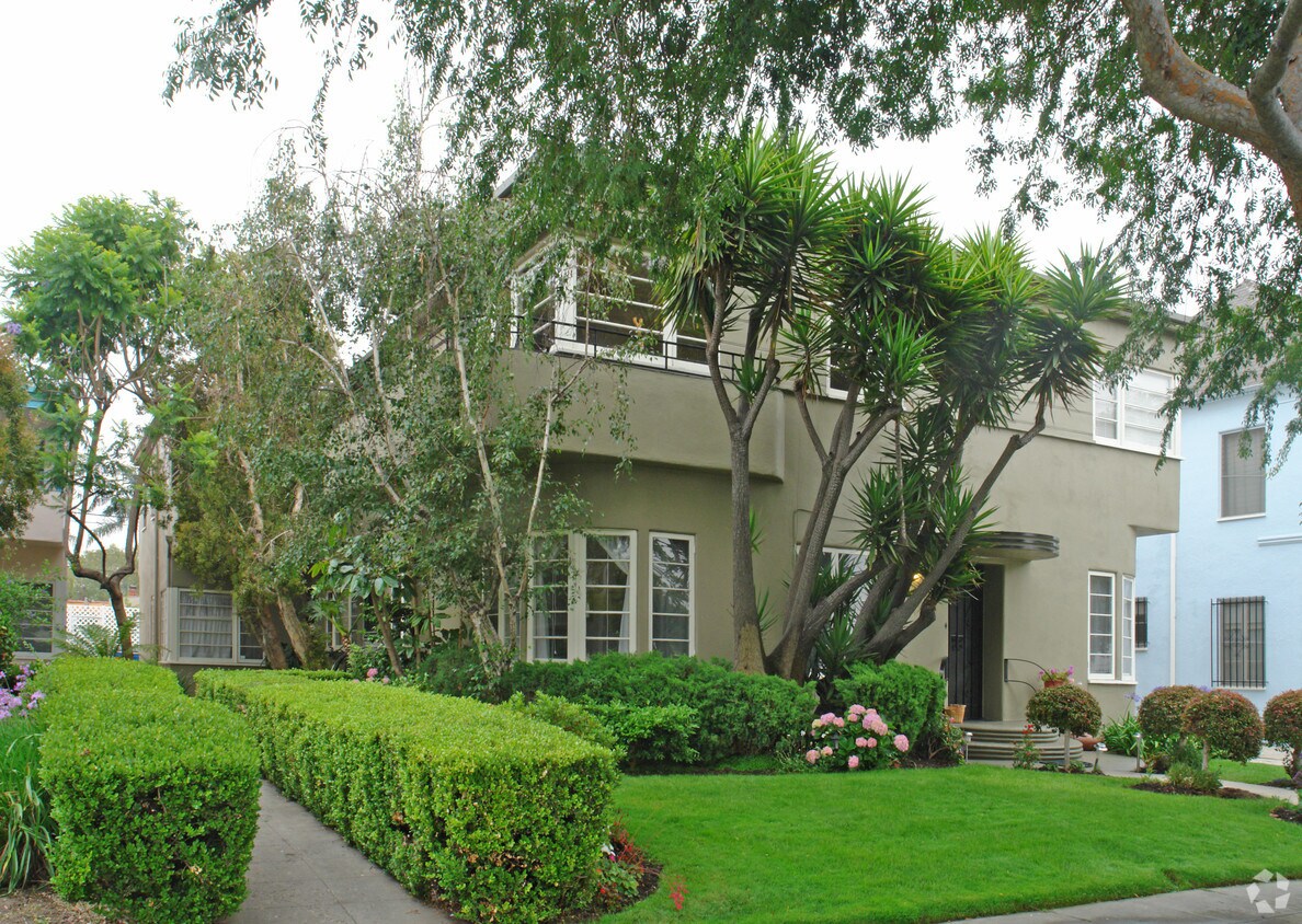 12381242 S La Jolla Ave, Los Angeles, CA 90035 Apartments in Los