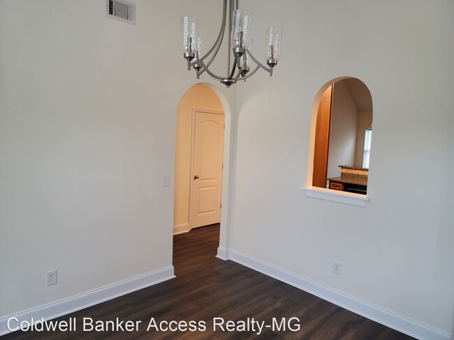 Building Photo - 3 br, 2 bath House - 107 Mount Pilot