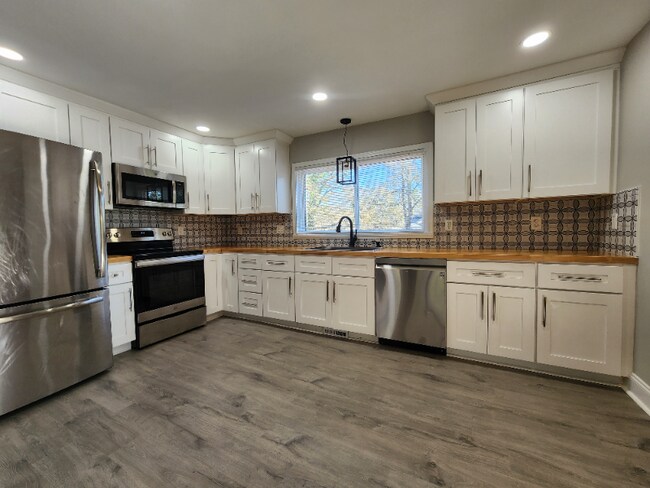 Foto del edificio - 1020 Woodvale Dr