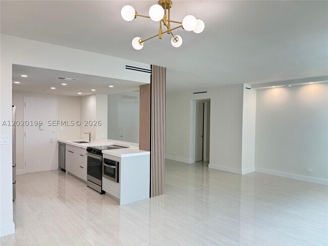 Building Photo - 5055 Collins Ave