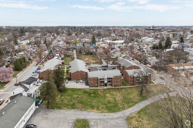 Foto aérea - Waverly Apartments