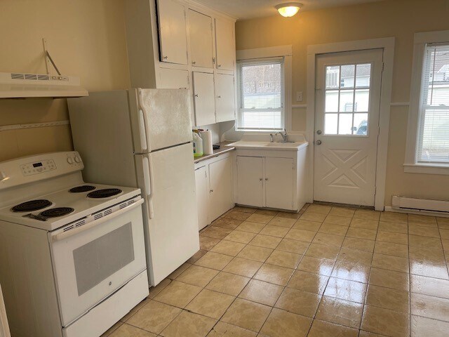 Primary Photo - 33 D St