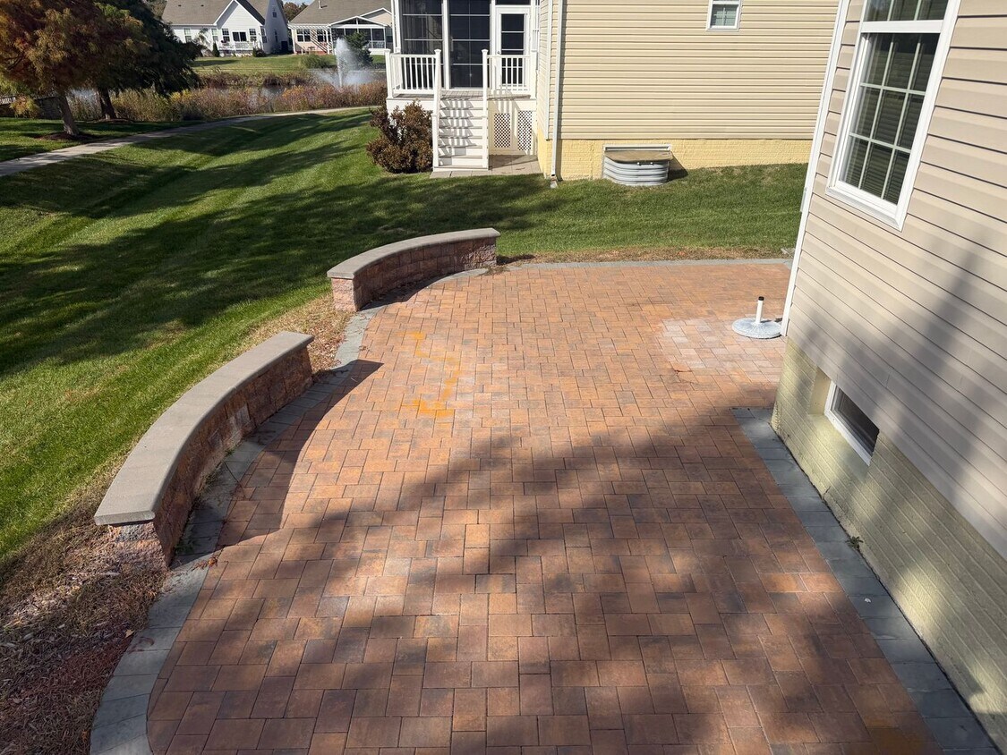 Foto del edificio - Lovely home in Nassau Grove with finished basement!