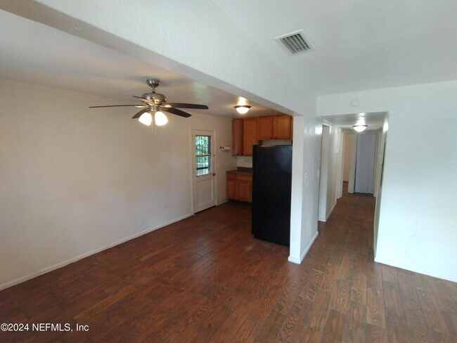 Building Photo - 4838 W Virginia Ave