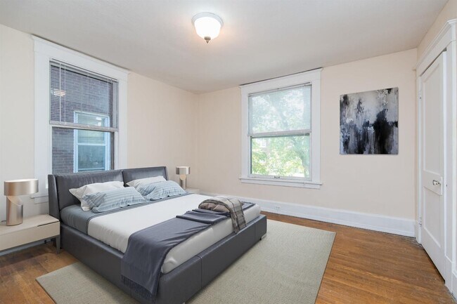 Foto del edificio - 277 Lyndhurst Pl