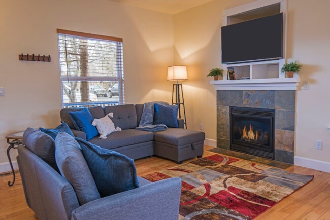 Building Photo - 61278 Sunflower Ln