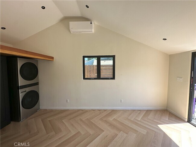 Foto del edificio - 6701 Andasol Ave