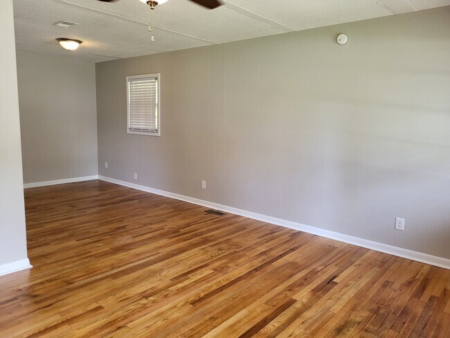 Foto del edificio - 2536 Henry Ave