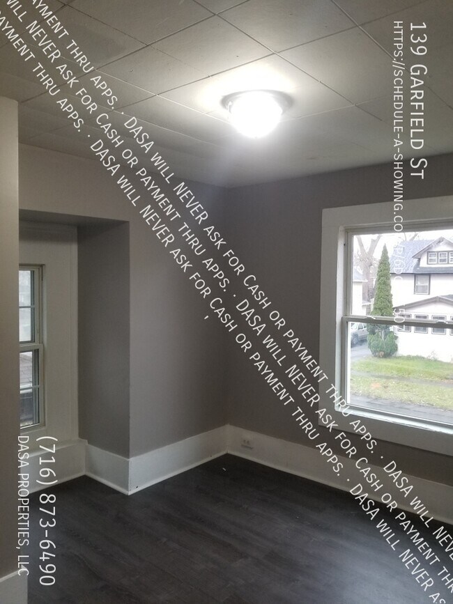 Building Photo - 139 Garfield House - 3 Bed / 1 Bath