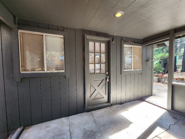 Foto del edificio - 22079 Big Oak Rd