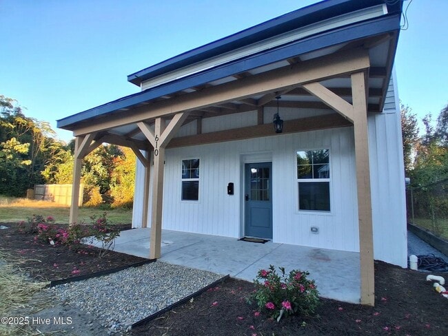 Newly renovated 4 bed 2.5 bath, located in downtown Wilmington - Newly renovated 4 bed 2.5 bath, located in downtown Wilmington House